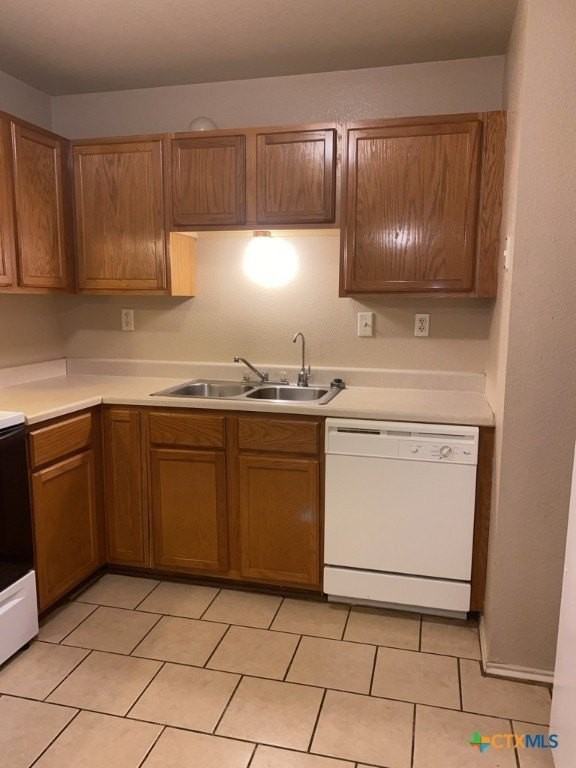 3404 Barcelona Dr Apt B #B - Photo 2 of 9