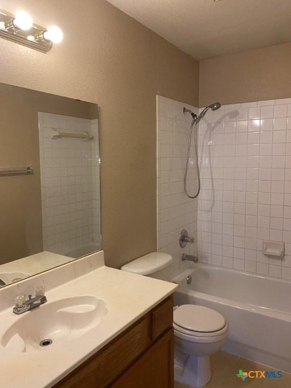 3404 Barcelona Dr Apt B #B - Photo 6 of 9