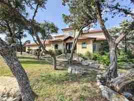 featured image of 2000 Village Oak