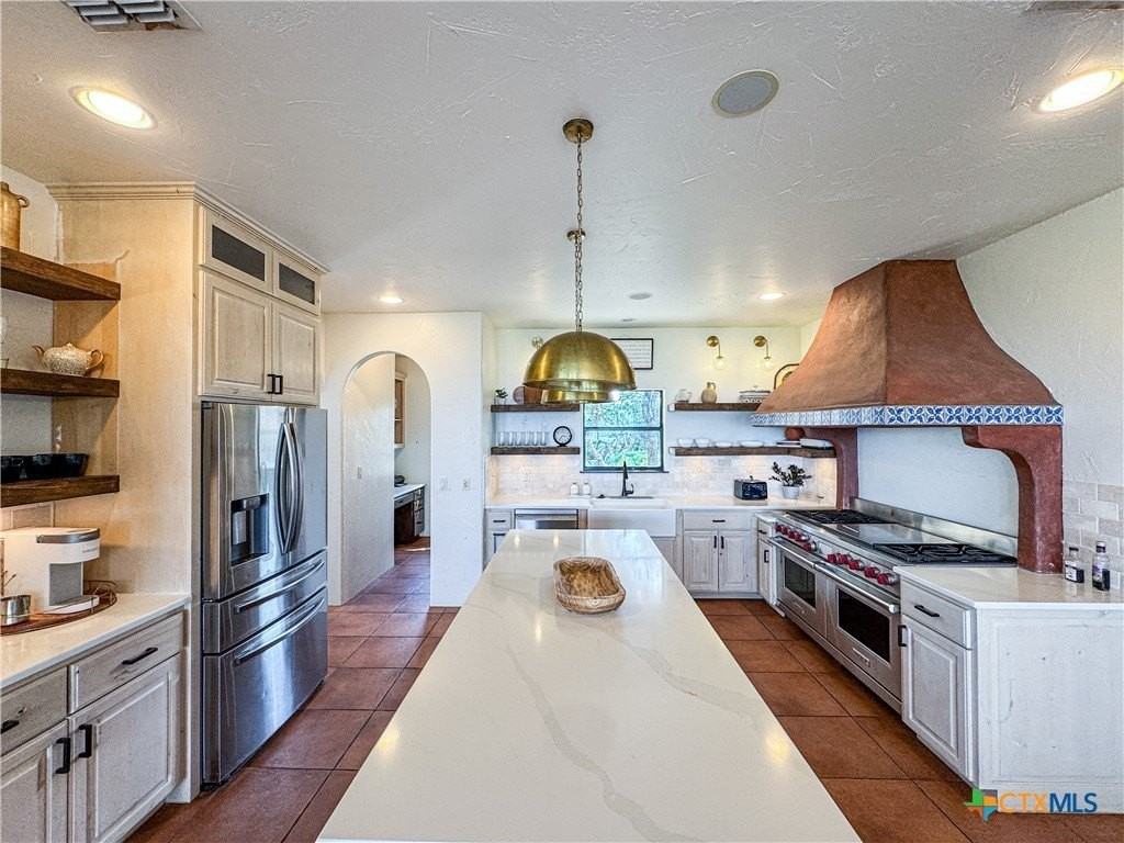 2000 Village Oak - Photo 7 of 48