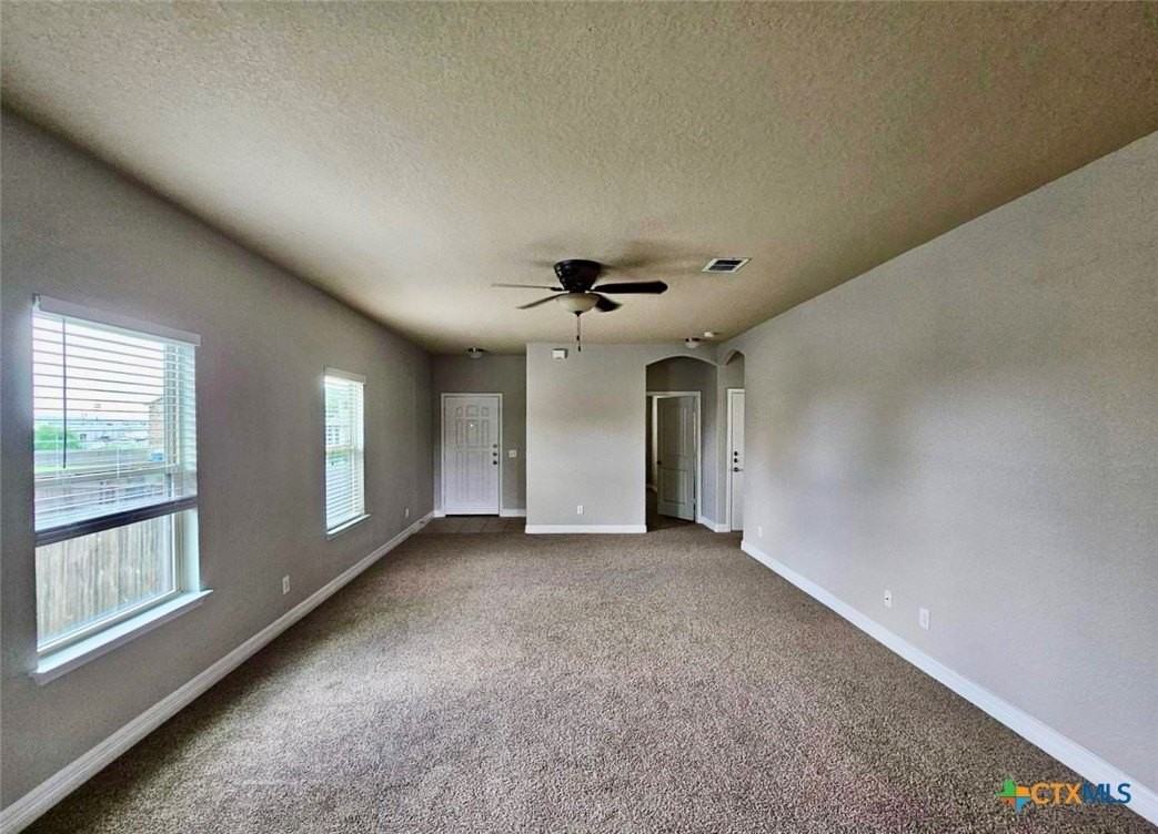 729 Community Dr - Photo 5 of 15