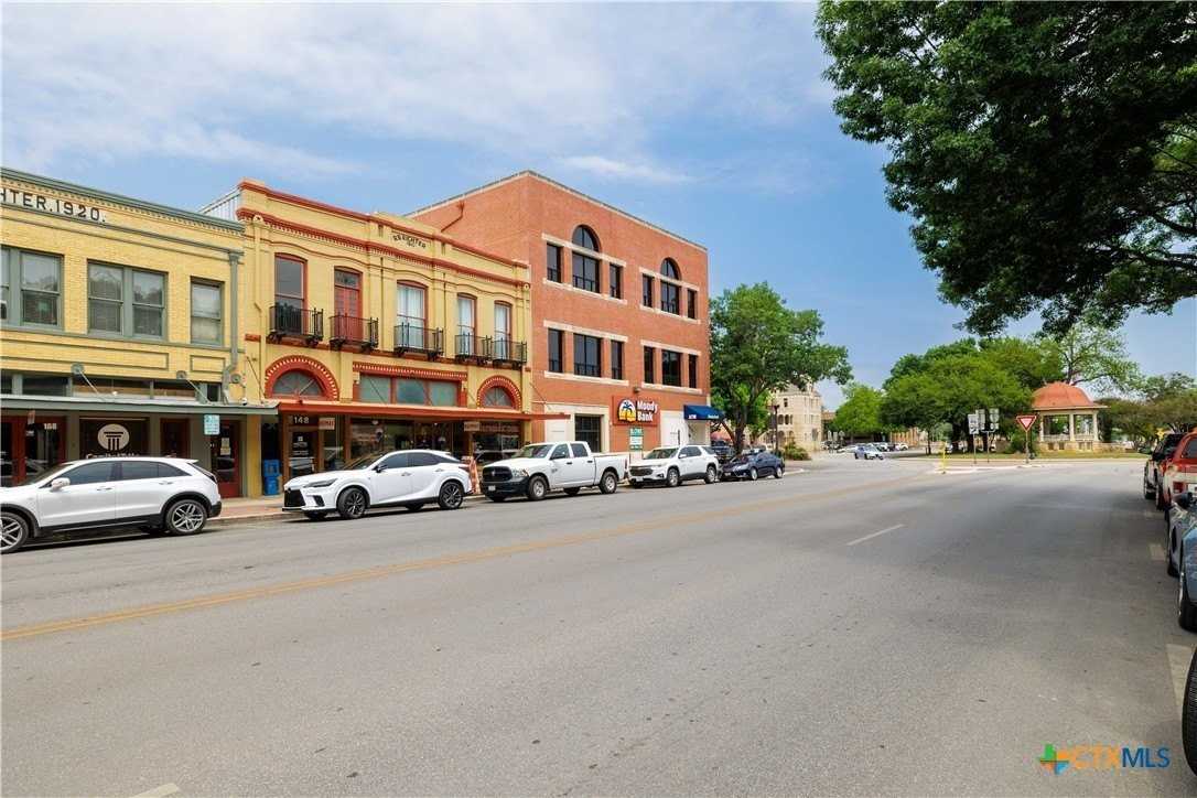 142 W San Antonio St - Photo 3 of 35