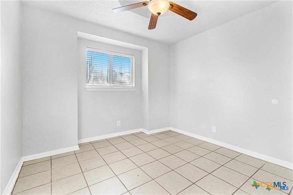 2504 Coach Drive - Photo 7 of 23