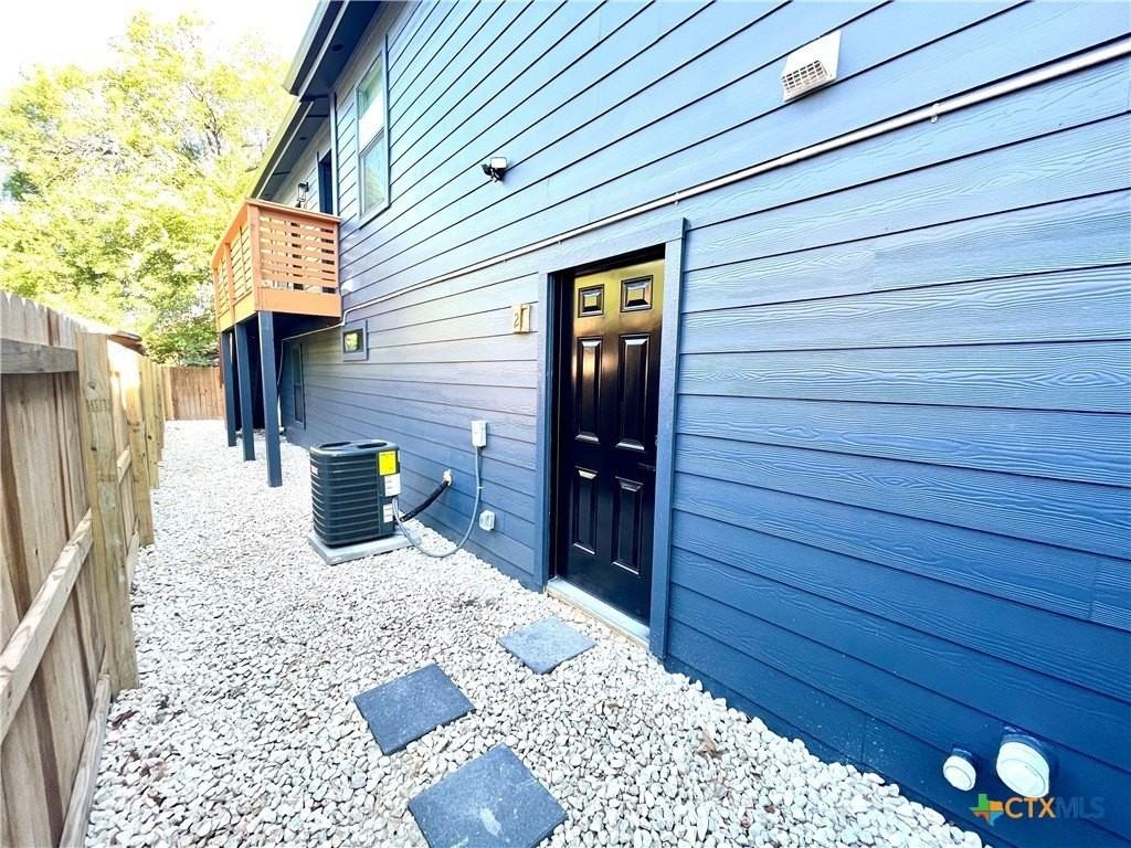 2204 West San Antonio Street #2