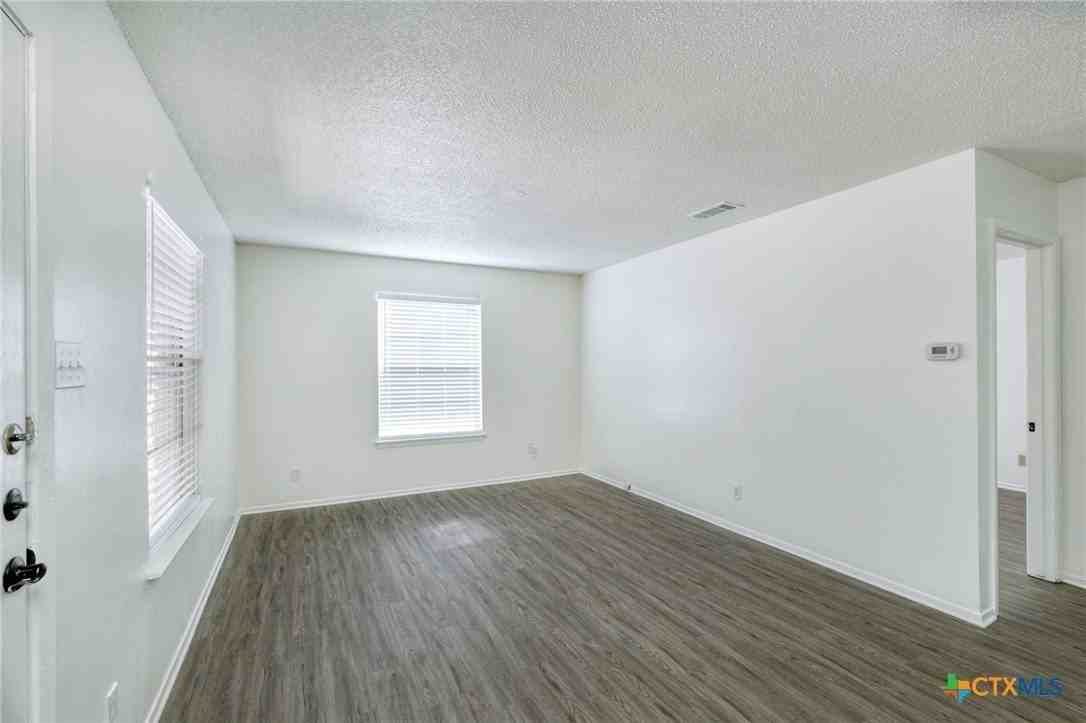 11410 Pollyanna Ave Unit B #B - Photo 3 of 13