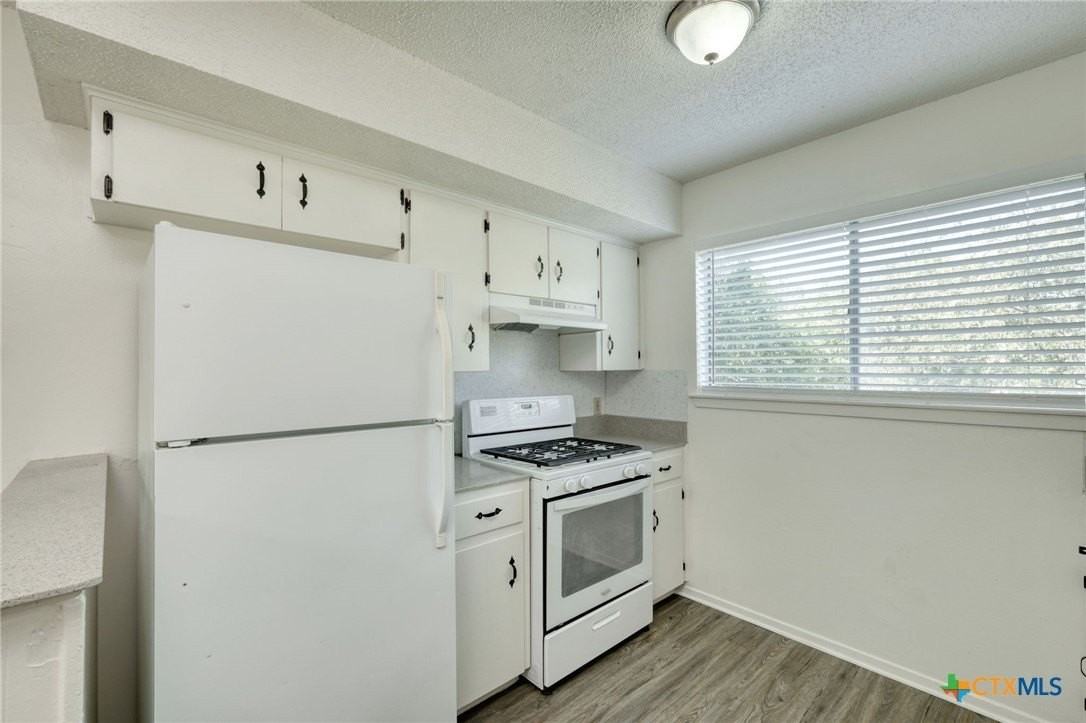11410 Pollyanna Ave Unit B #B - Photo 6 of 13