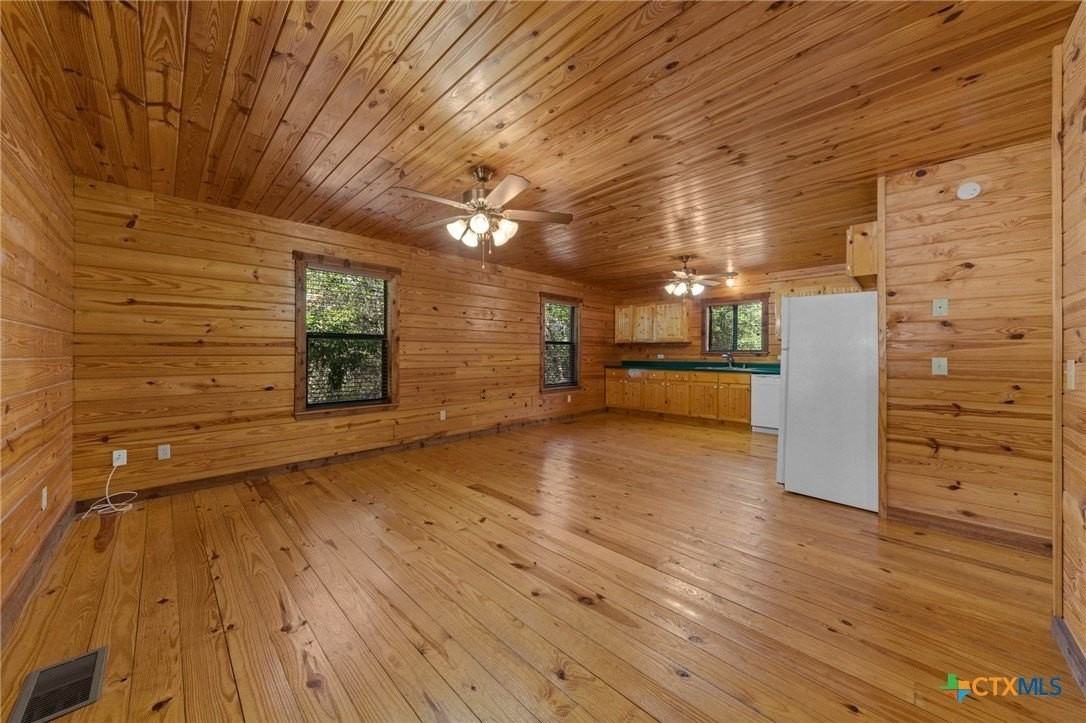 1466 Bonnyview Drive - Photo 7 of 30