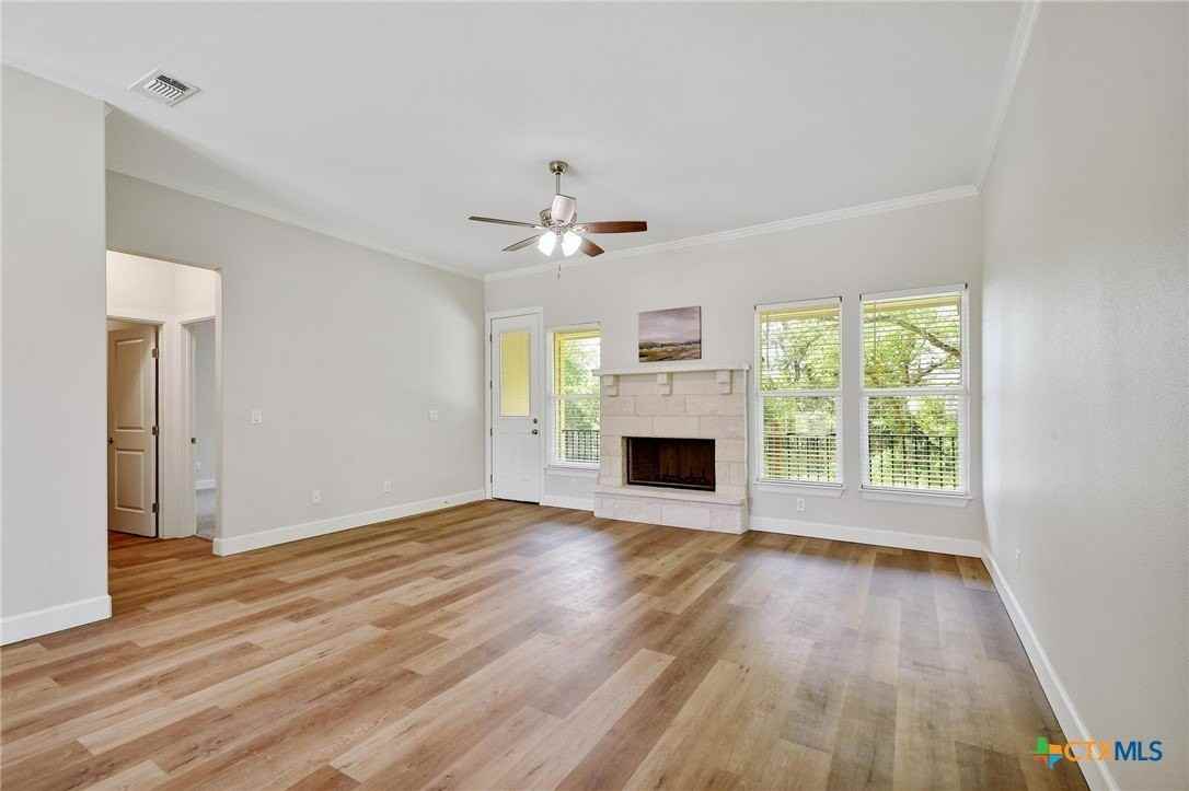 2109 Meadow View Dr - Photo 3 of 26