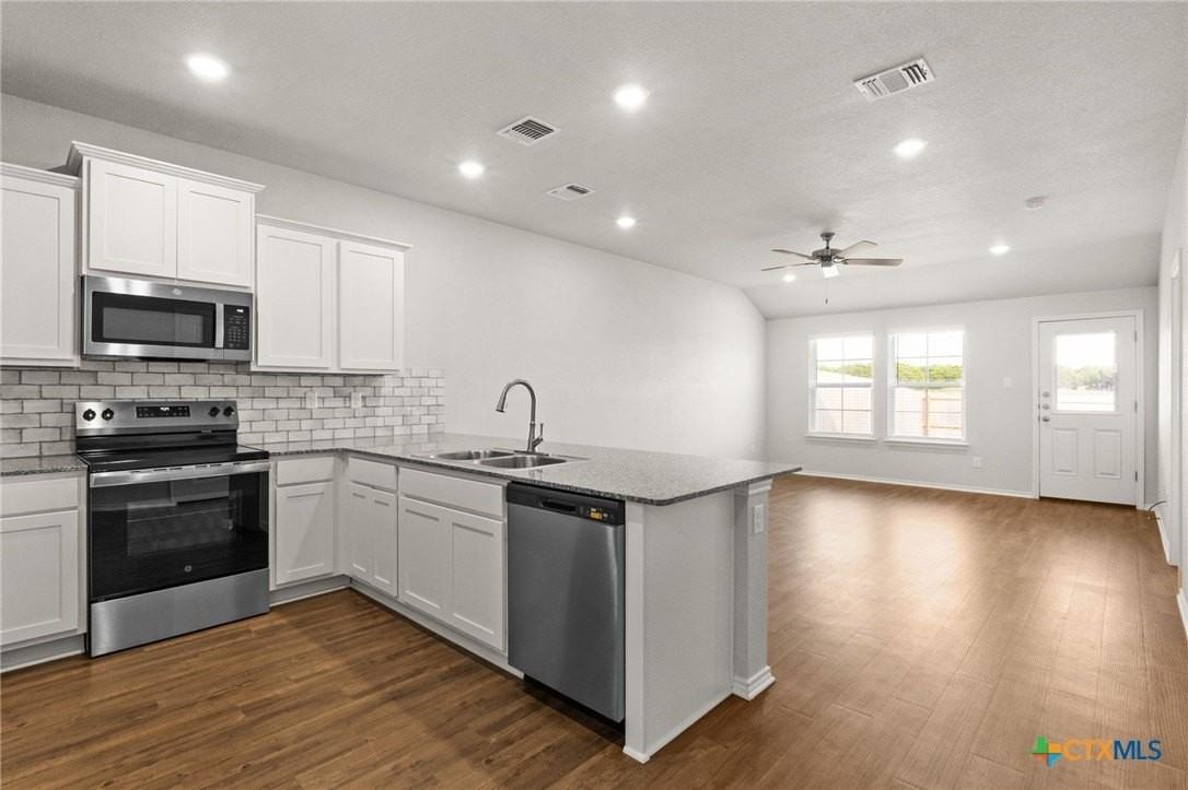 1218 Lexington Dr Unit B #B - Photo 3 of 21