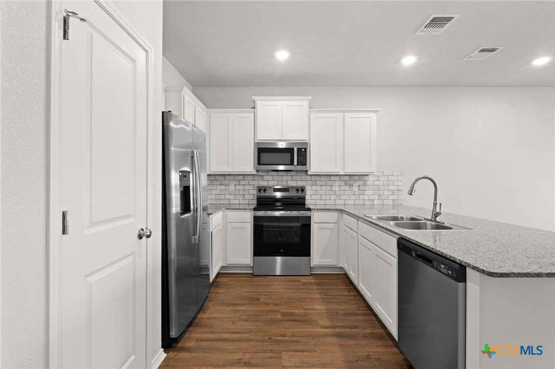 1218 Lexington Dr Unit B #B - Photo 4 of 21