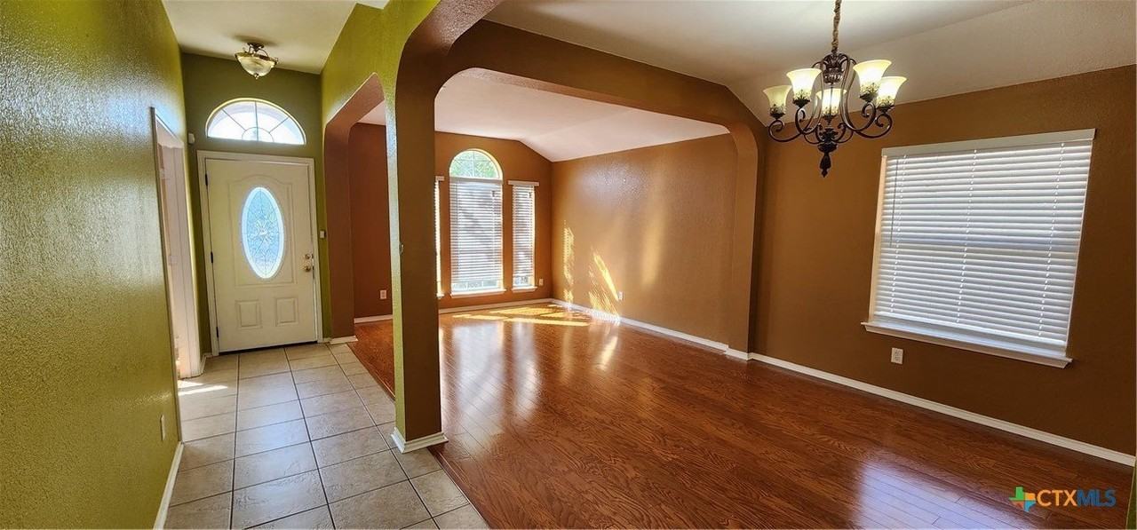 4509 Twin Oaks Circle - Photo 3 of 22