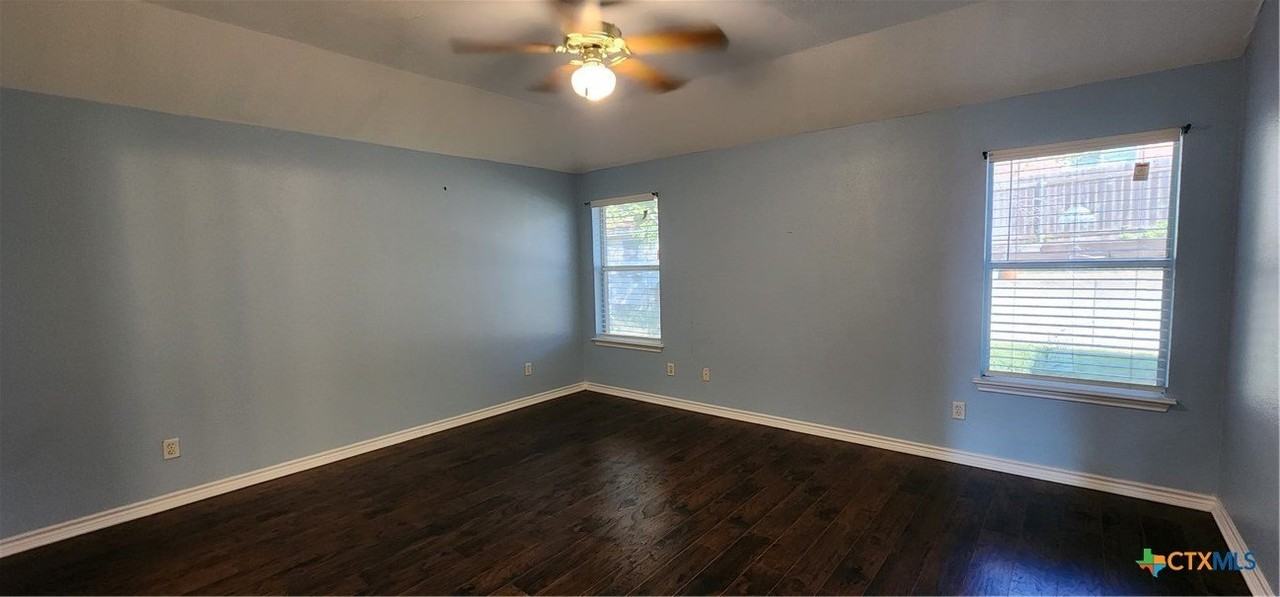 4509 Twin Oaks Circle - Photo 6 of 22