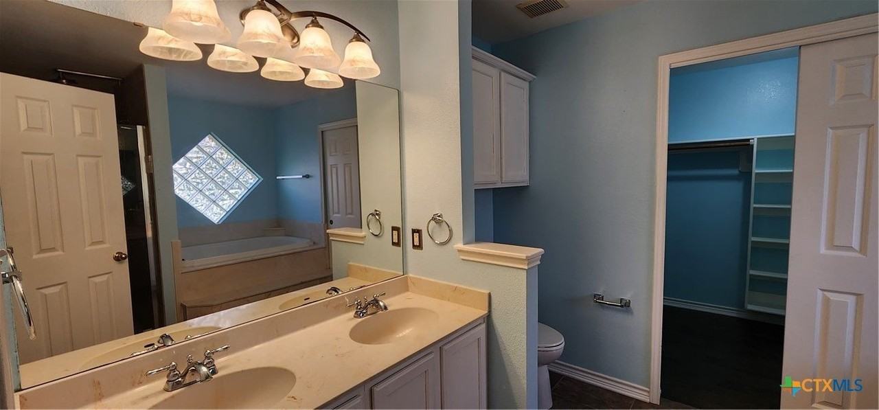 4509 Twin Oaks Circle - Photo 7 of 22