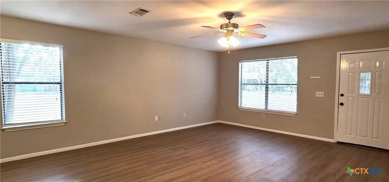 317 Armstrong St - Photo 2 of 13