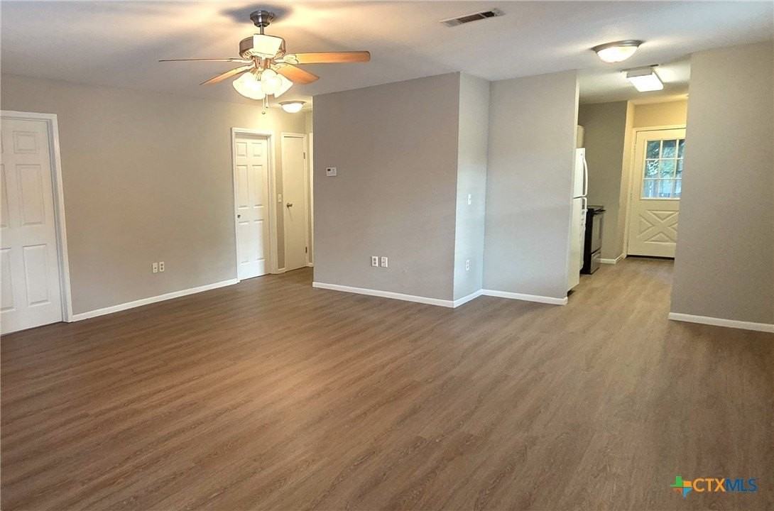 317 Armstrong St - Photo 3 of 13