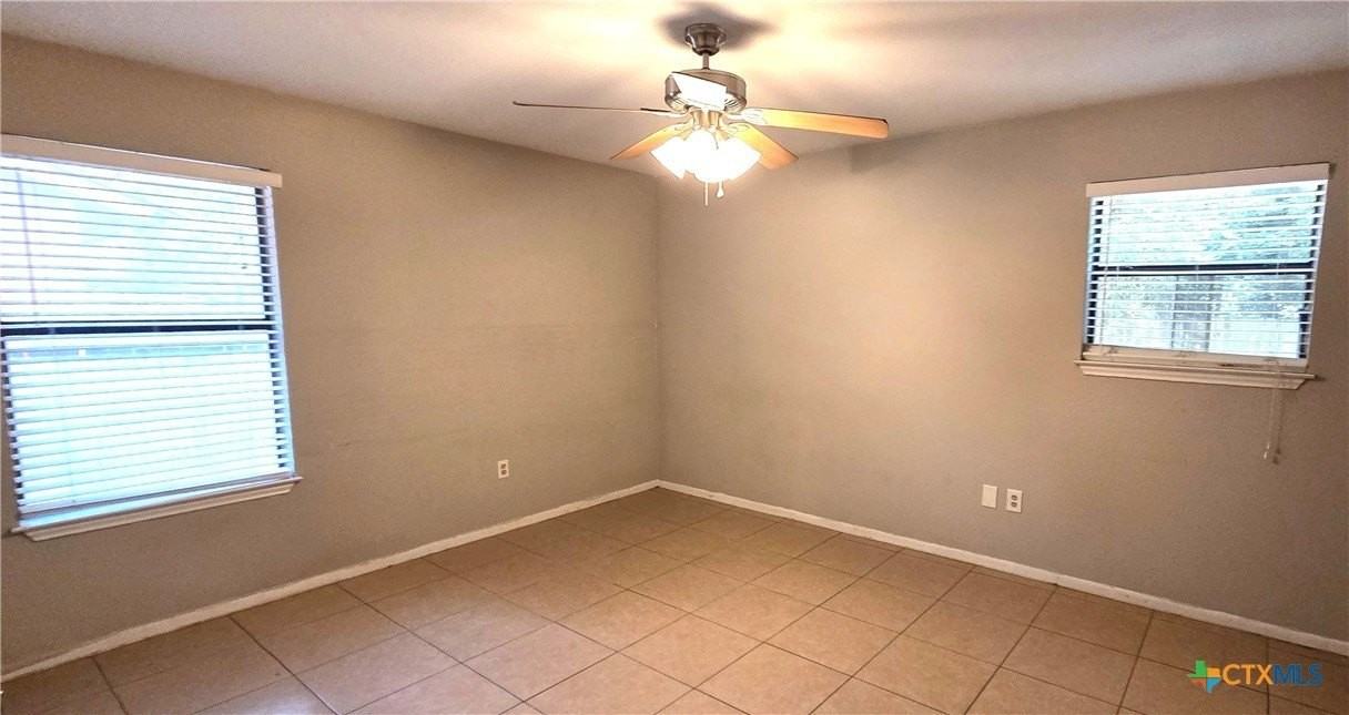 317 Armstrong St - Photo 6 of 13