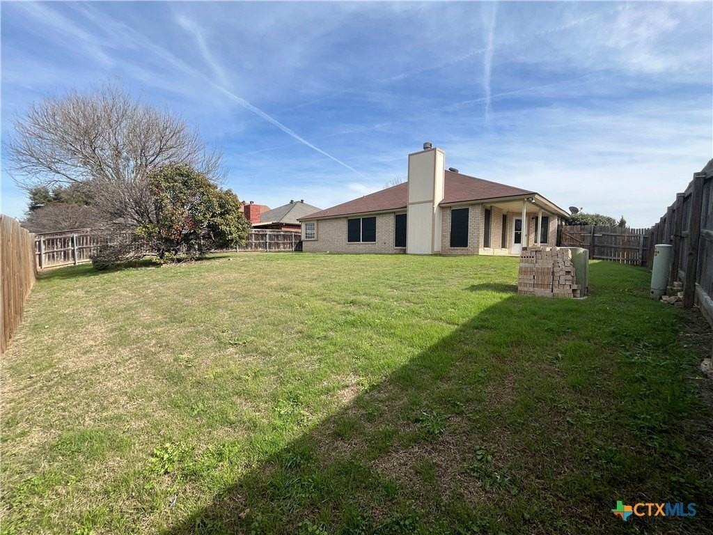 2523 Creek Dr - Photo 3 of 28