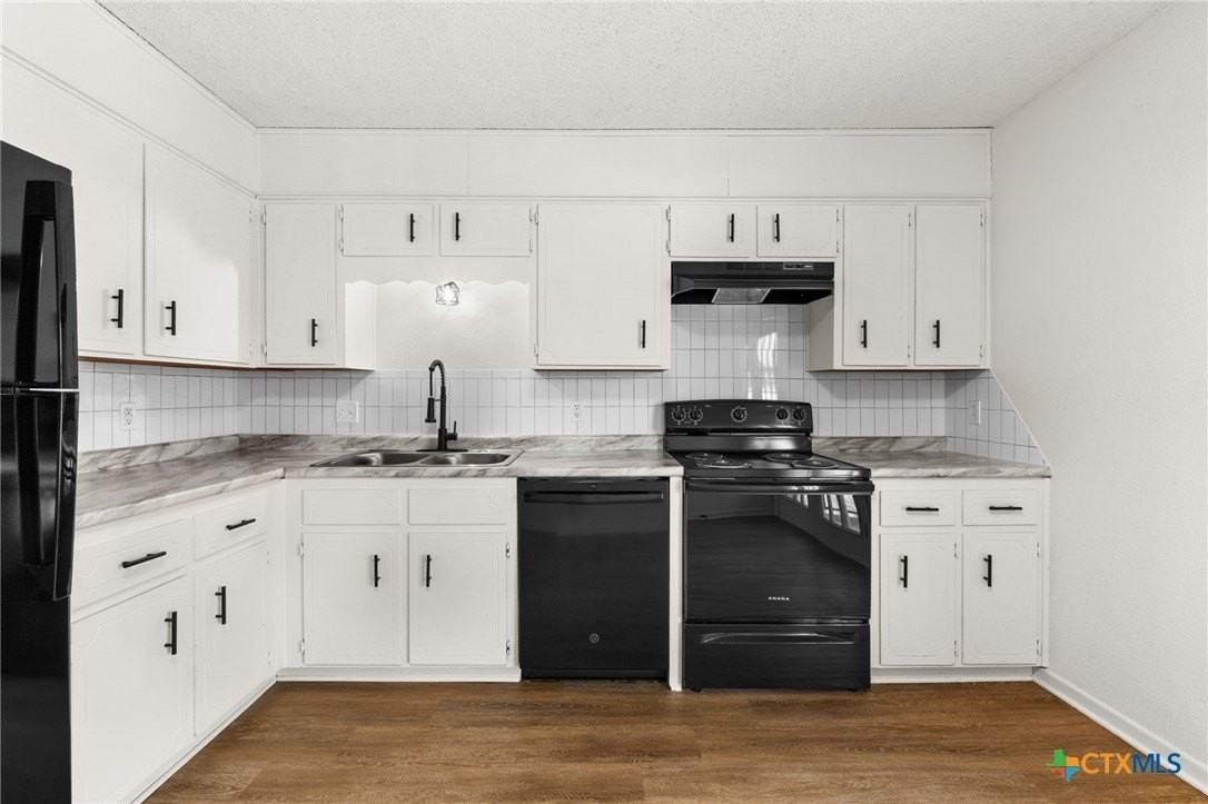 1005 Eastside Dr Apt D #D - Photo 4 of 9