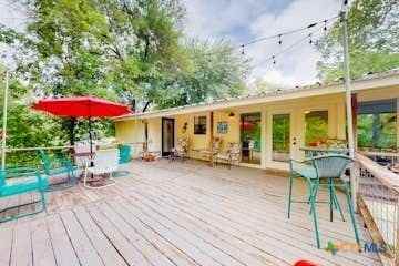 510 Cypress Rdg - Photo 6 of 32