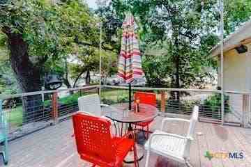 510 Cypress Rdg - Photo 7 of 32