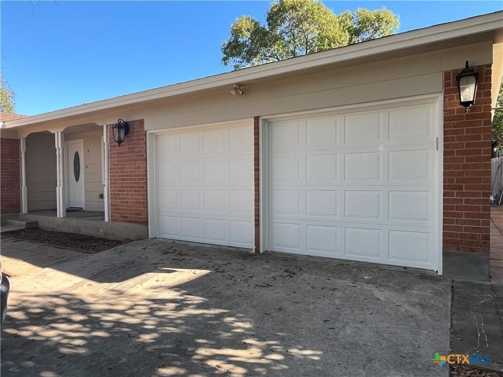 1502 Stokes Dr - Photo 4 of 25