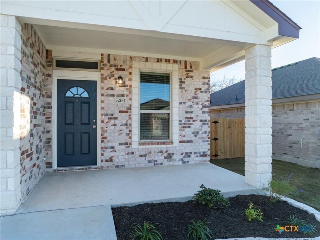 5204 Rose Garden Loop - Photo 3 of 23