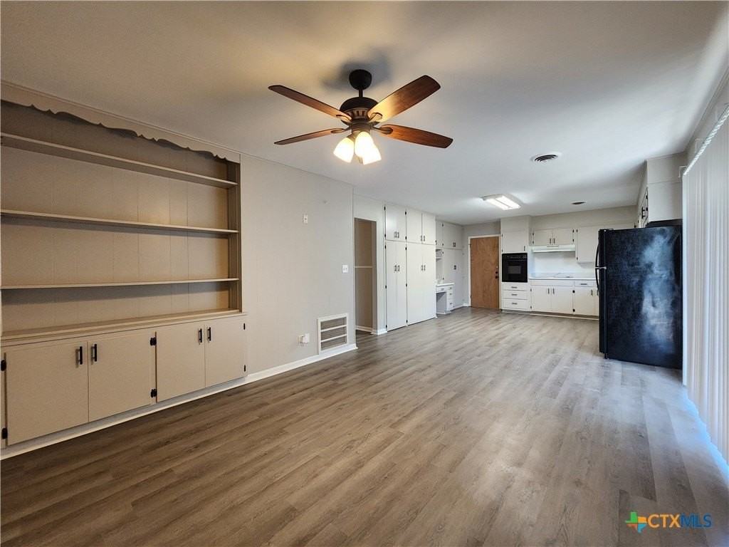 273 Meadow Ave - Photo 3 of 30