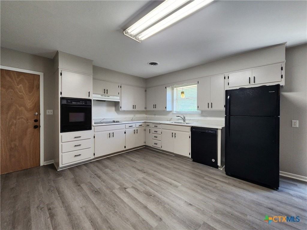 273 Meadow Ave - Photo 6 of 30