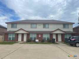 featured image of 2712 Vernice Loop Apt B #B