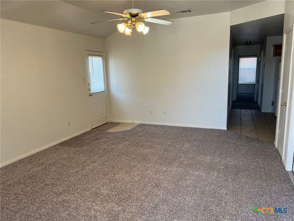 1409 Cinch Dr Apt B #B - Photo 2 of 8