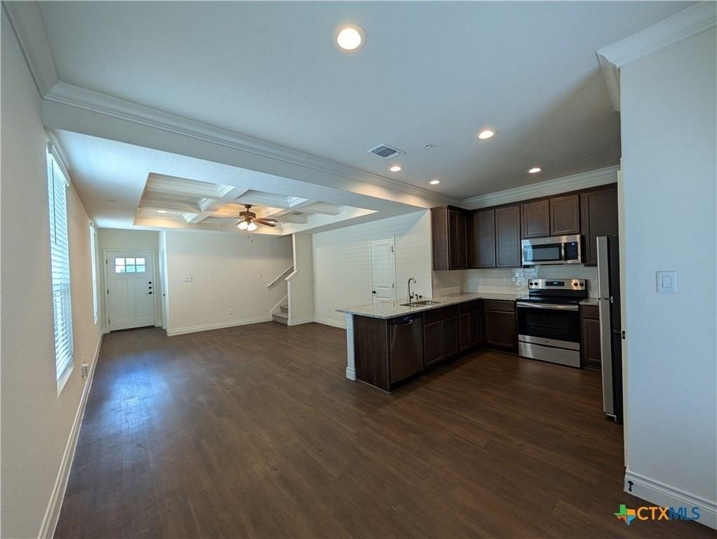 322 Untermaier Street - Photo 4 of 25