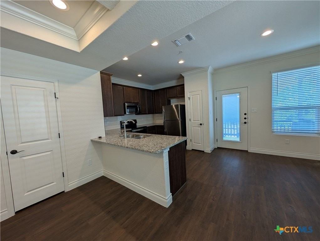 322 Untermaier Street - Photo 5 of 25