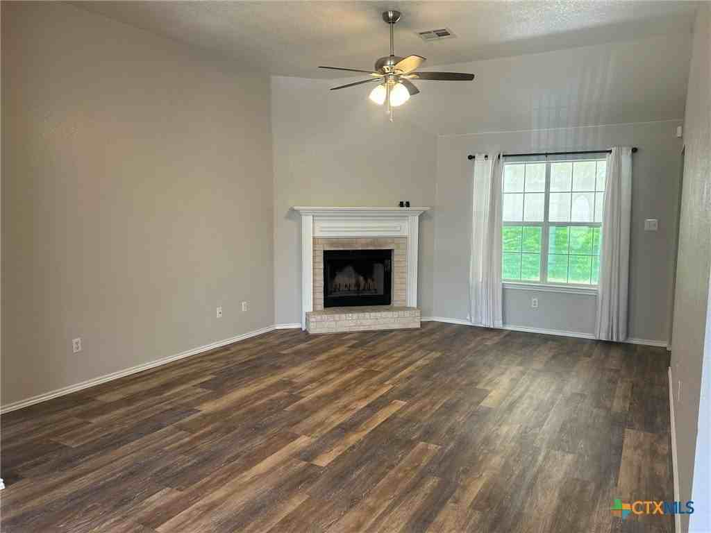 2108 Grizzly Trl - Photo 4 of 22