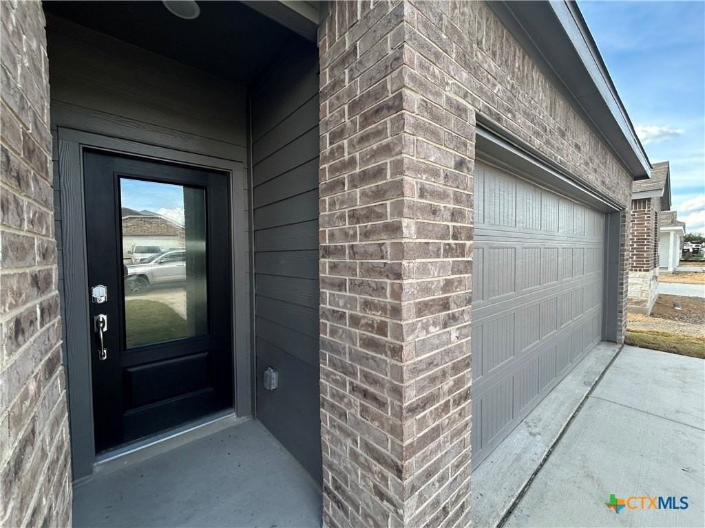 728 Horsetail Ln - Photo 2 of 25