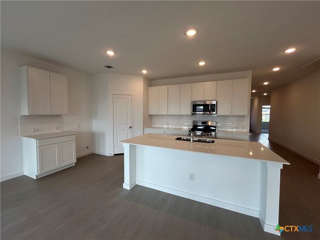 728 Horsetail Ln - Photo 4 of 25