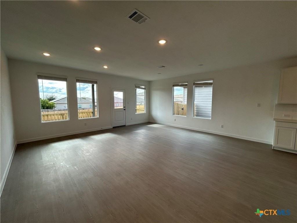 728 Horsetail Ln - Photo 5 of 25