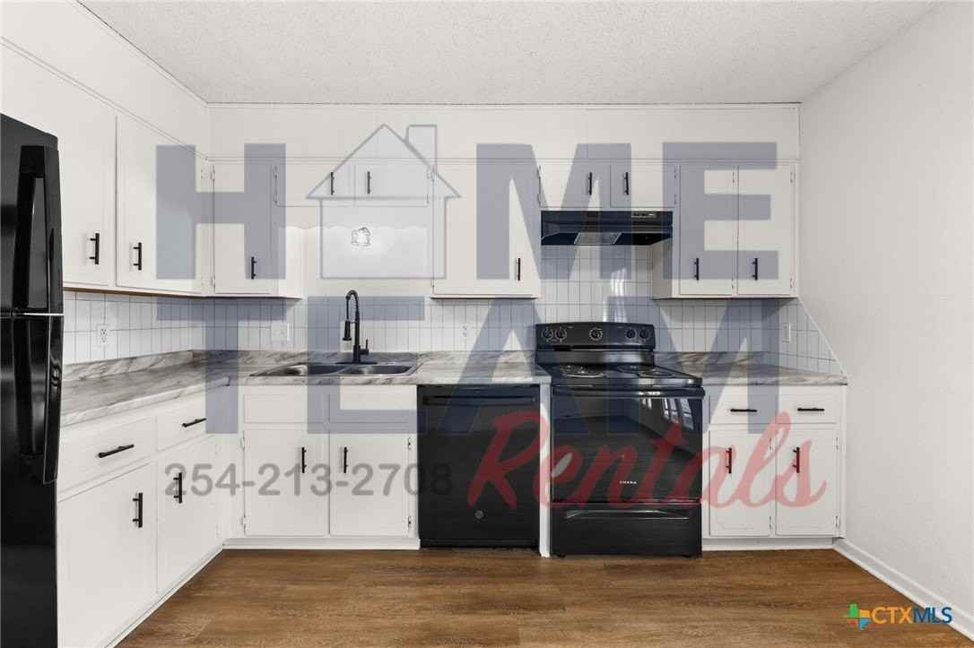 1005 Eastside Dr Apt B #B - Photo 5 of 11