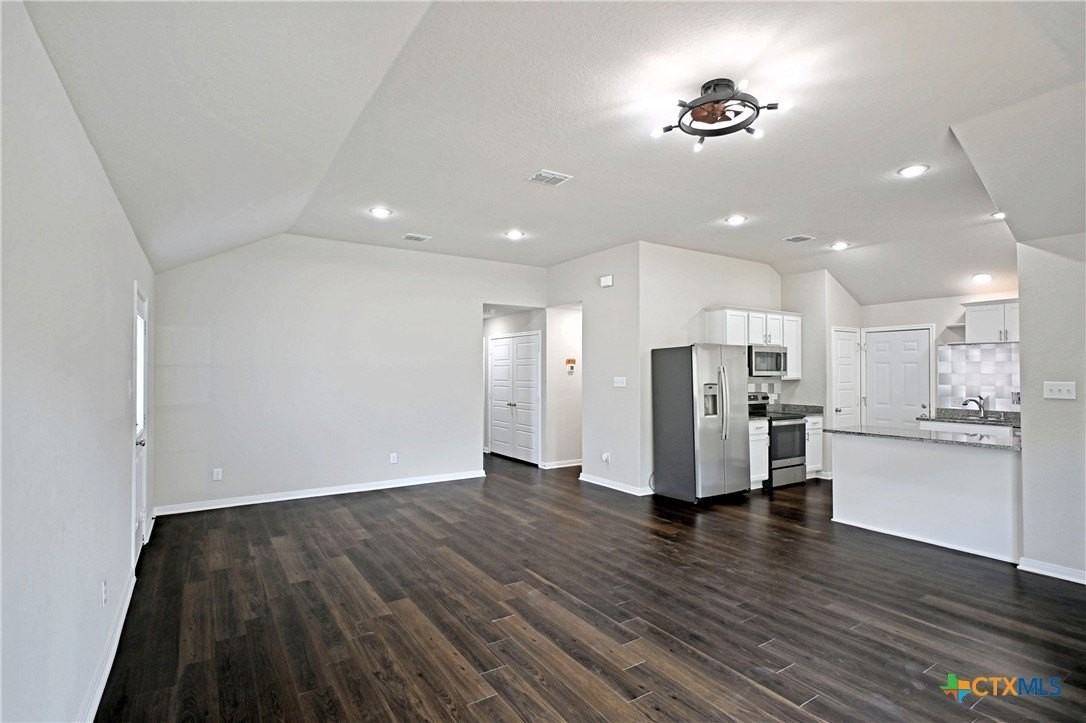 2973 Greenbriar - Photo 4 of 37