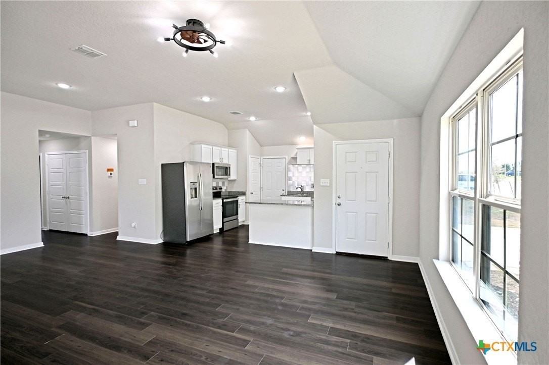 2973 Greenbriar - Photo 5 of 37