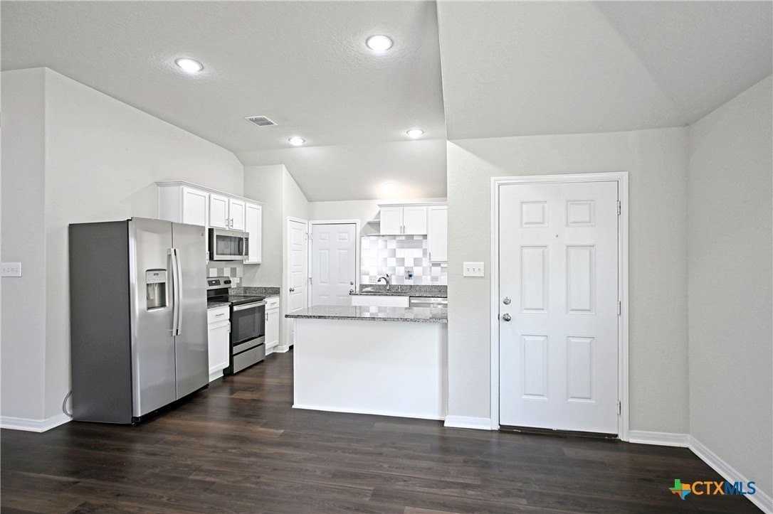 2973 Greenbriar - Photo 6 of 37