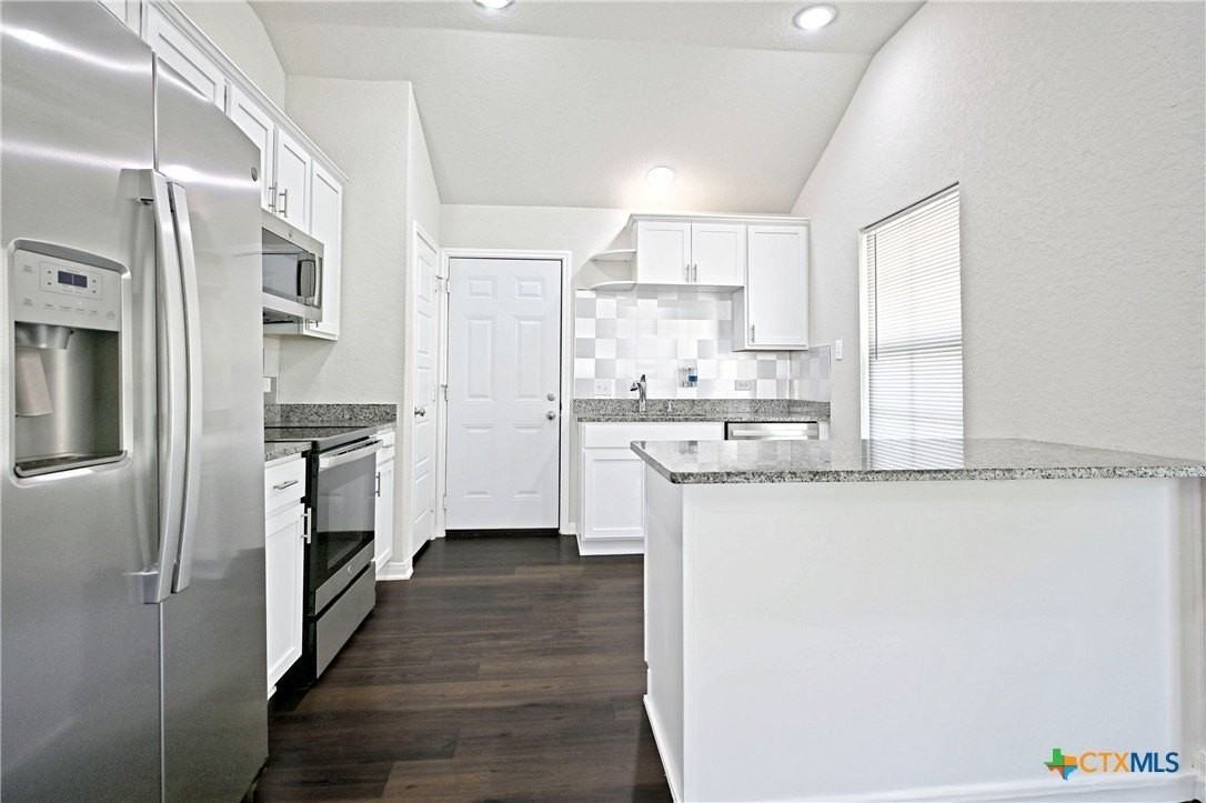 2973 Greenbriar - Photo 7 of 37