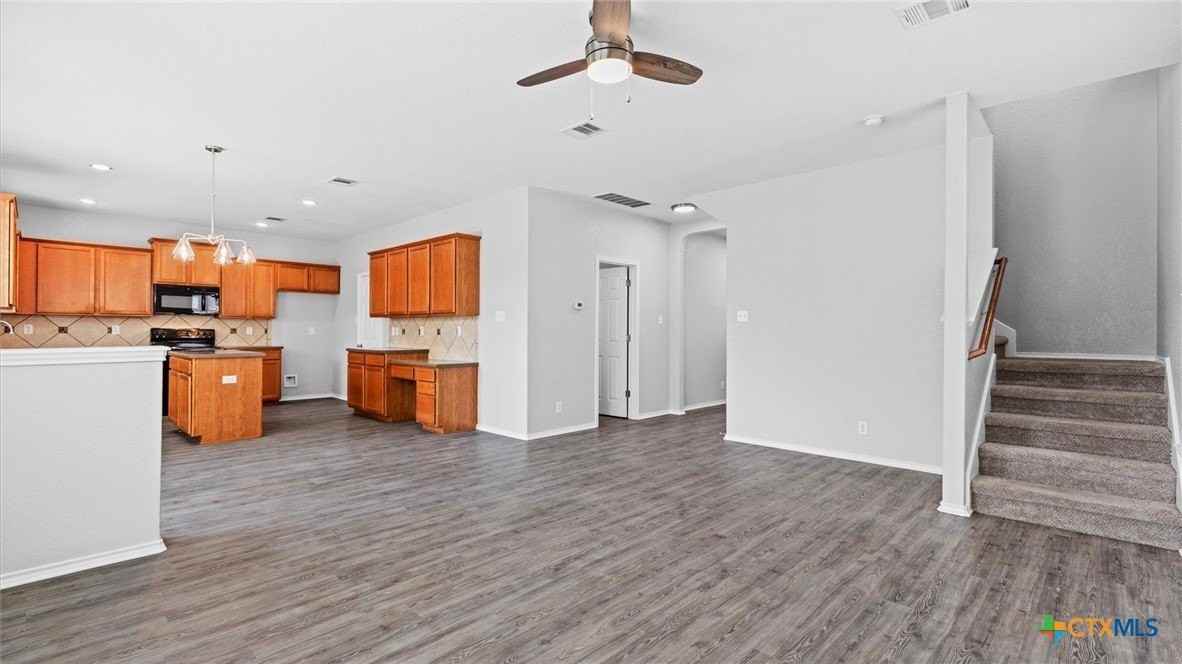 2744 Sterling Way - Photo 5 of 17