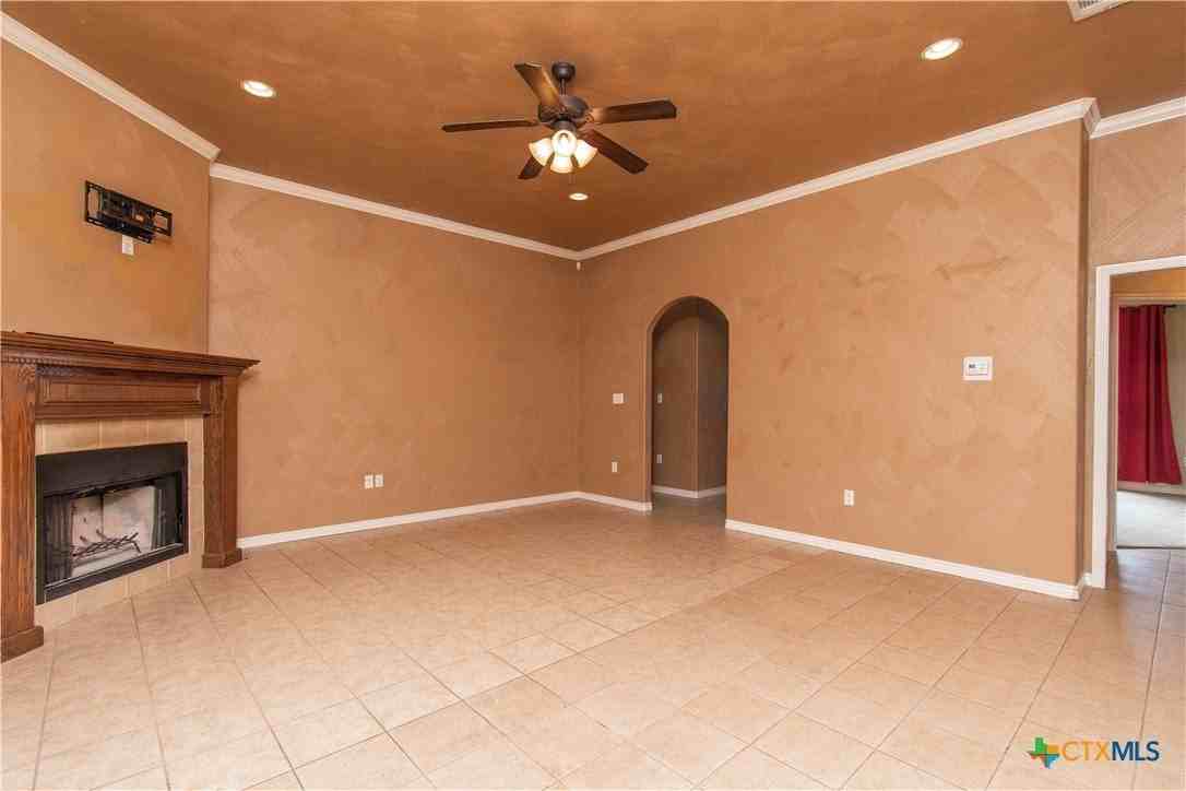 305 Hedy Drive - Photo 4 of 22