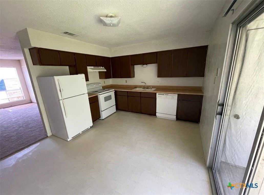 209 Oak Trail Dr Apt D #D - Photo 3 of 9