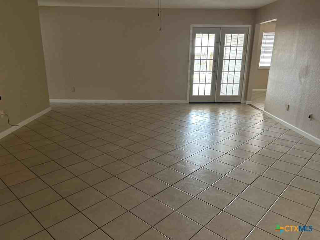 4402 Breckenridge Dr - Photo 2 of 13