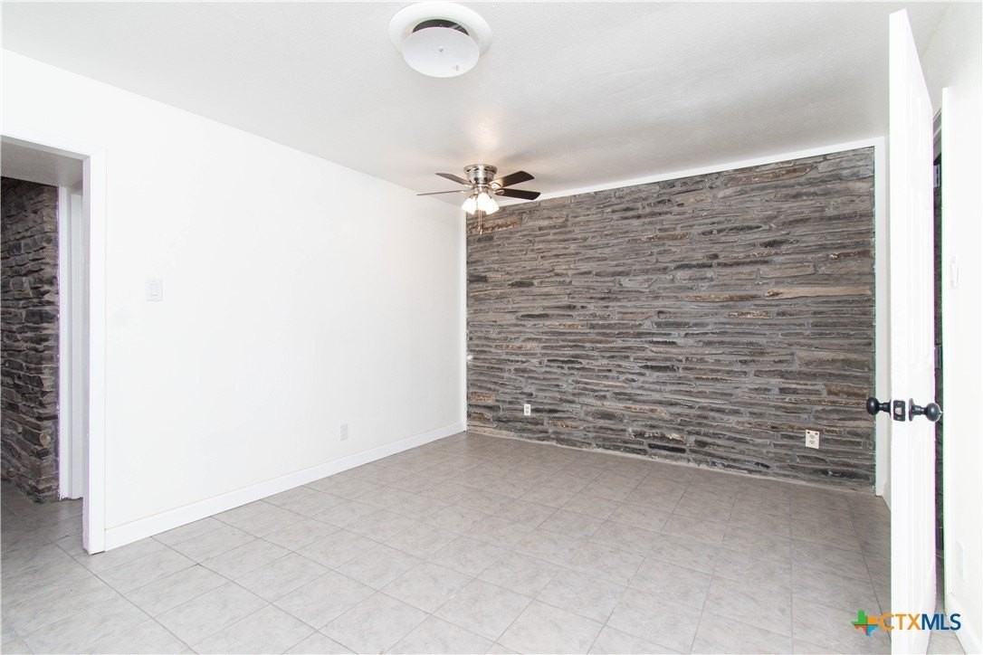 1806 Glendale Drive - Photo 5 of 42