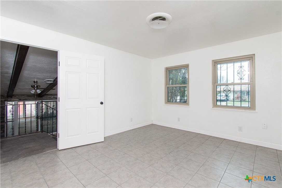 1806 Glendale Drive - Photo 6 of 42