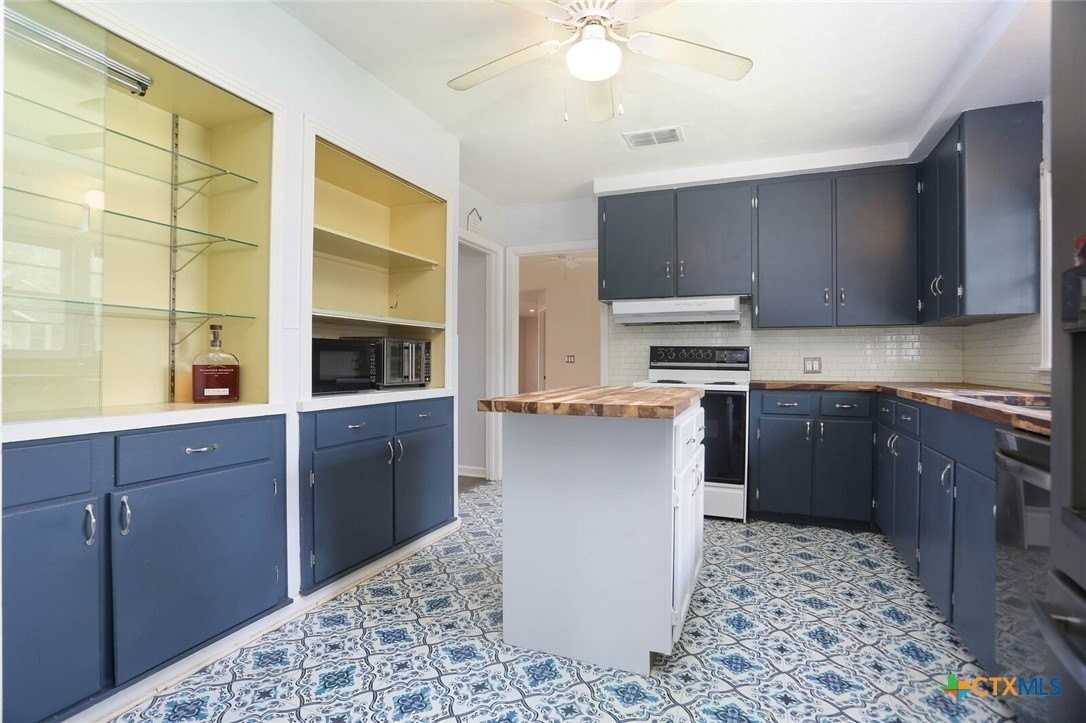 621 Hackberry St - Photo 7 of 25