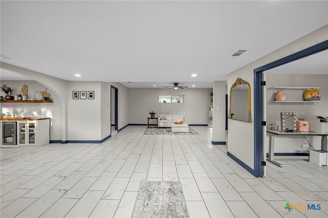 133 Alamo Dr - Photo 3 of 28