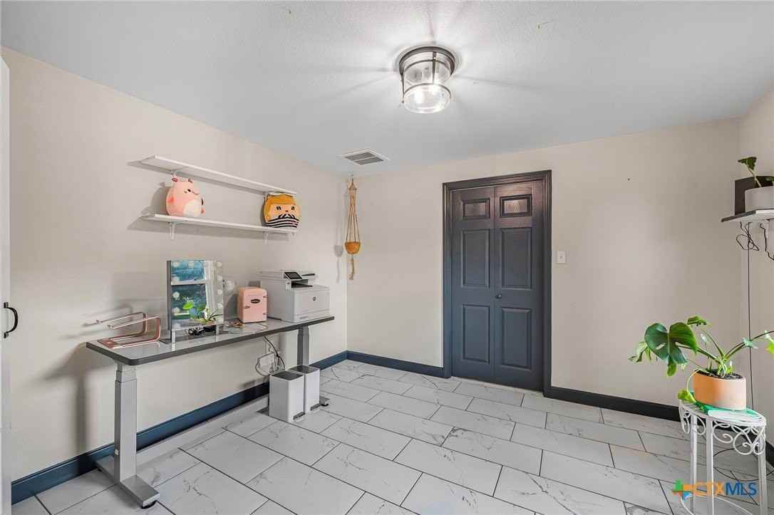 133 Alamo Dr - Photo 6 of 28